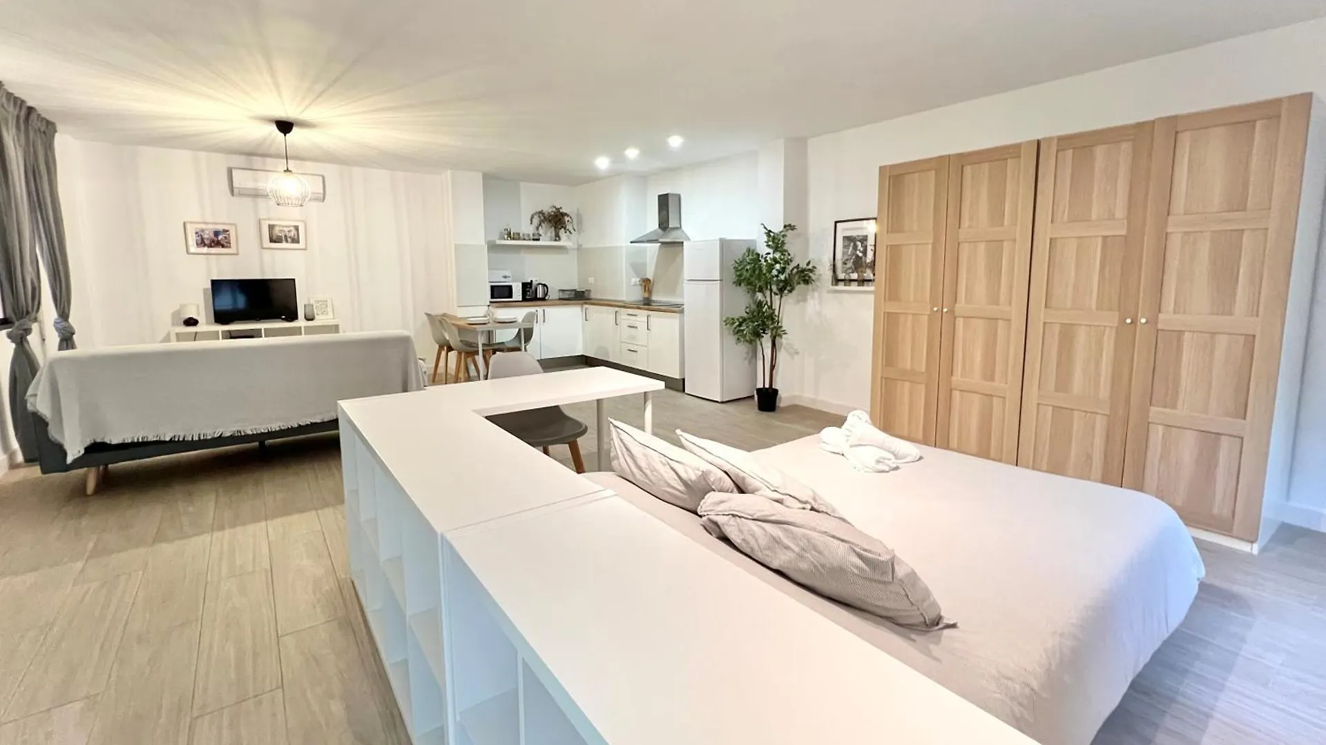 San Isidro City Center And Beach Studio Apartments Fuengirola