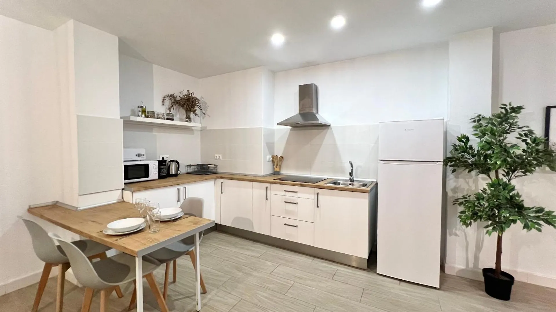 San Isidro City Center And Beach Studio Apartments Fuengirola