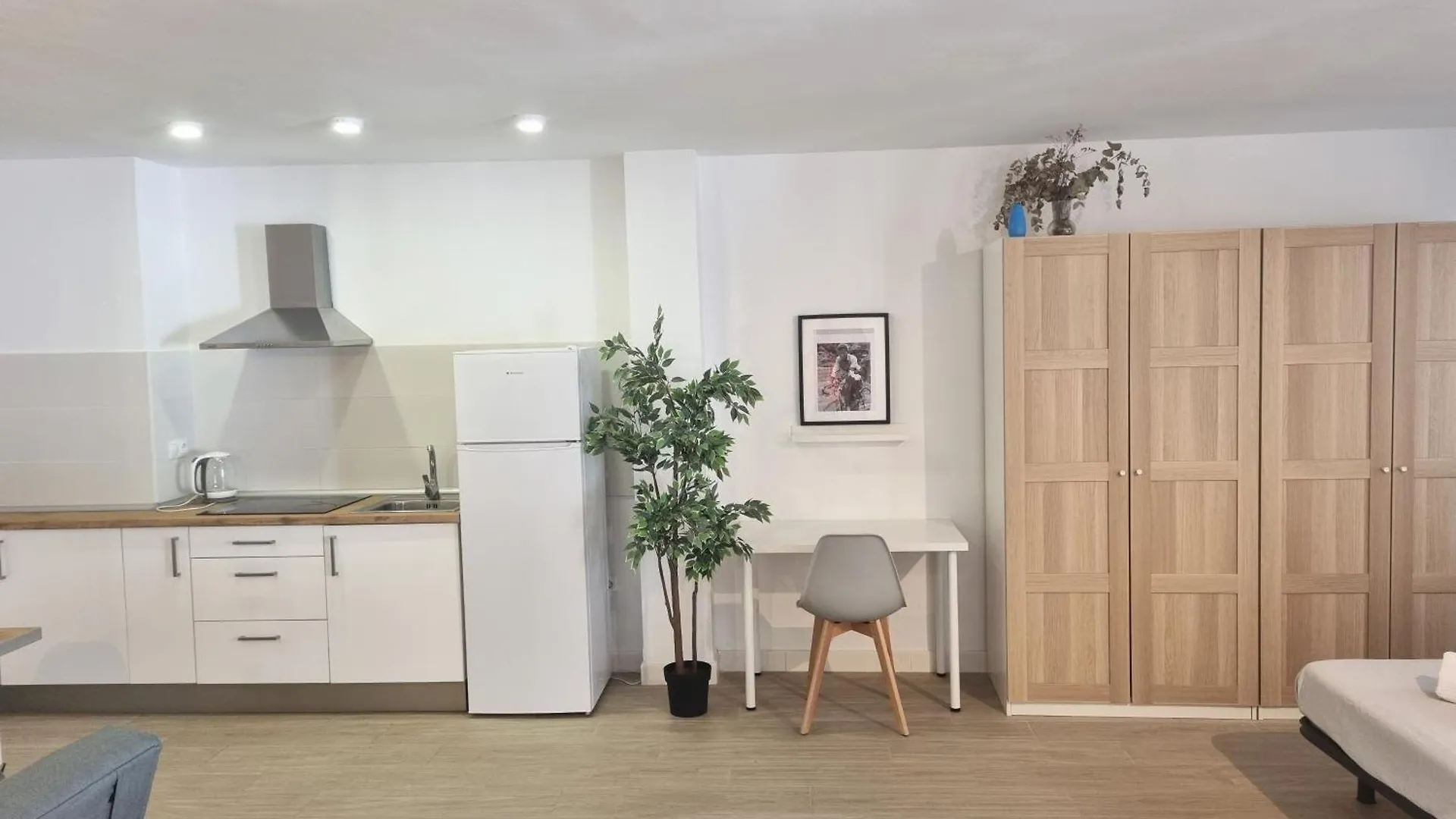 San Isidro City Center And Beach Studio Apartments Fuengirola 0*,  Spain