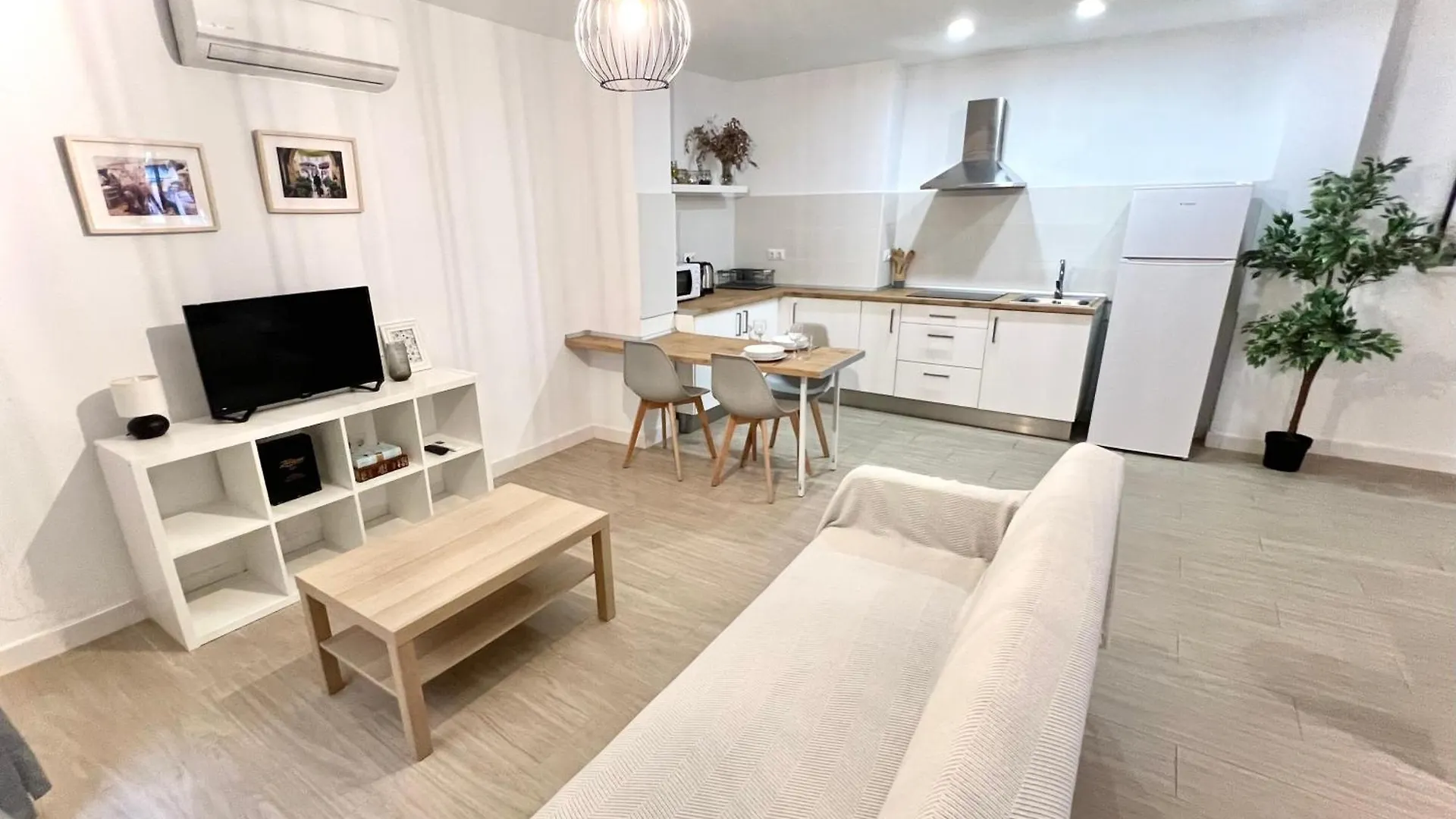San Isidro City Center And Beach Studio Apartments Fuengirola 0*,